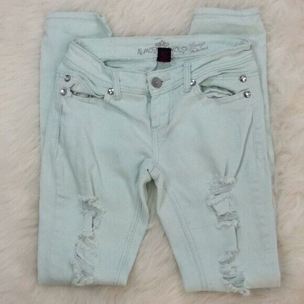 Almost Famous mint green color‎ destroyed denim Skinny Jeans Junior Size 5